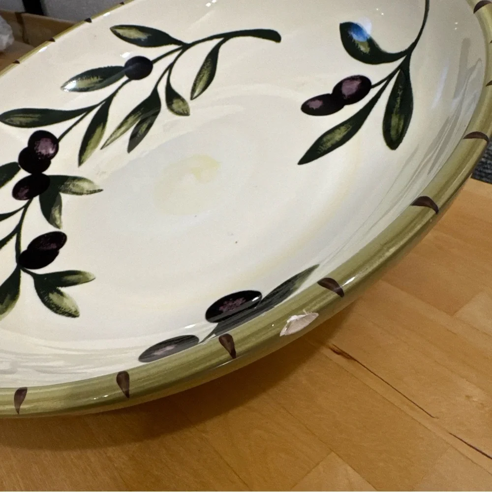 Williams Sonoma Hand-Painted Ceramic Pasta Serving Platte with Olive Design 13”